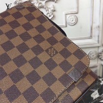 LV-N41031  路易威登新款經典DISTRICT小號男士斜背包