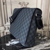LV-N41032-01  路易威登新款經典DISTRICT中號男士斜挎包