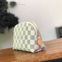 LV-N60024  路易威登新款白格原版皮小號手包化妝包