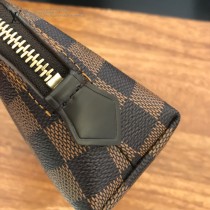 LV-N47516  路易威登新款咖啡格原版皮小號手包化妝包