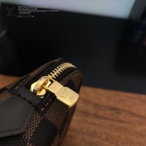 LV-N47516  路易威登新款咖啡格原版皮小號手包化妝包
