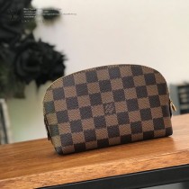 LV-N47516  路易威登新款咖啡格原版皮小號手包化妝包