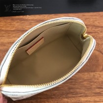 LV-N60024  路易威登新款白格原版皮小號手包化妝包