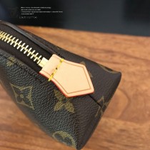 M47515-1 新款 小號老花原版皮手包化妝包