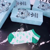 Adidas聯名kenzo 搶先看，KENZO 色彩斑斕