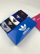 adidas（阿迪達斯三葉草 ）官網同步款