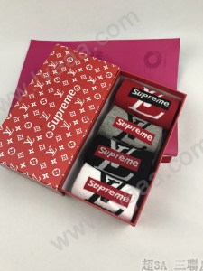 supreme襪子-03  supreme襪子