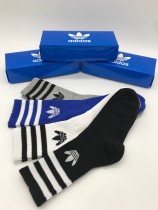 adidas（阿迪達斯三葉草）官網同步上線、各大專櫃暢銷款