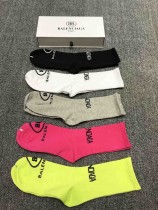BALENCIAGA（巴黎世家）女神必備單品-01