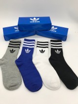 adidas（阿迪達斯三葉草）官網同步上線、各大專櫃暢銷款