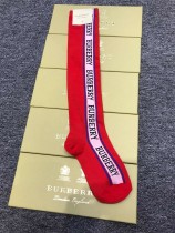 BURBERRY（巴寶莉）官網最新發布款 男女均可長筒襪