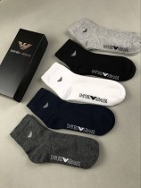 EMPORIO ARMANI（阿瑪尼）官網同步經點款