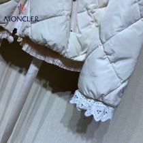 Moncler蒙口   秋冬  18新款  Mary 蕾絲花邊袖羽絨服