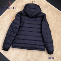 Moncler-09   蒙口Off Whit Ow聯名連帽羽絨服