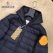 Moncler-09   蒙口Off Whit Ow聯名連帽羽絨服