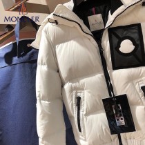 Moncler-06   蒙口最帥白色連帽黑標羽絨服外套