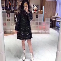 Moncler-015   蒙口秋冬新款長款大毛領羽絨服