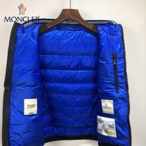 Moncler-029   蒙口最新爆款純色連帽男士羽絨馬甲