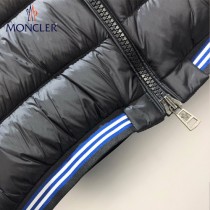 Moncler-029-01   蒙口最新爆款純色連帽男士羽絨馬甲