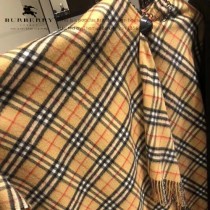 Burberry-01   巴寶莉新款鬥篷披肩