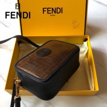 FENDI包包-010-04   芬迪經典雙F復古相機包