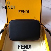 FENDI包包-010-02   芬迪經典雙F復古相機包