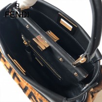 FENDI芬迪  原版皮 小號  新款雙F毛毛植絨系列Peekaboo手提斜背包