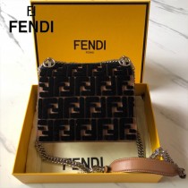 FENDI芬迪  原版皮  Fendi Kan I杏色繡雙F最新款 鏈條包