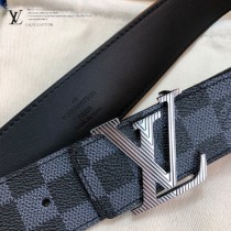 Lv 原單面料,內襯頭層小牛皮底.搭配原單扣4-02