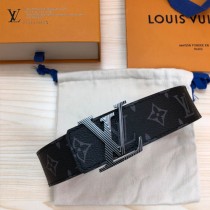 Lv 原單面料,內襯頭層小牛皮底.搭配原單扣4-05