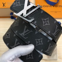 Lv 原單面料,內襯頭層小牛皮底.搭配原單扣4-05