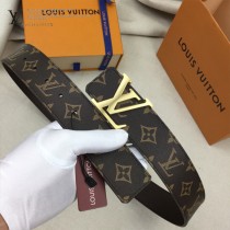 lv 此款腰帶采用雙面設計，壹側為風格休閑的Monogram帆布1-01