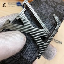 Lv 原單面料,內襯頭層小牛皮底.搭配原單扣4-02