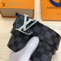 Lv 原單面料,內襯頭層小牛皮底.搭配原單扣4-02
