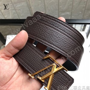lv 此款腰帶采用雙面設計，壹側為風格休閑的原版牛皮2-01