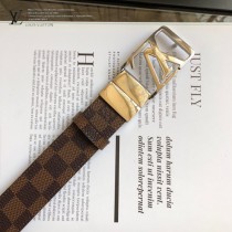 Lv 原單面料,內襯頭層小牛皮底.搭配原單扣3-03