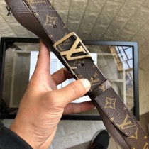 Lv 原單面料,內襯頭層小牛皮底.搭配原單扣3-02