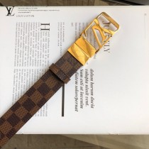 Lv 原單面料,內襯頭層小牛皮底.搭配原單扣3-05