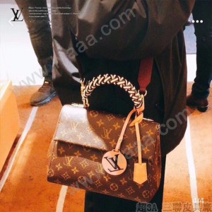 LV-M43982   路易威登新款原版皮CLUNY BB手袋
