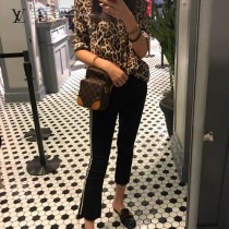 LV-M45236   路易威登新款原版皮男女通款記者包  相機包