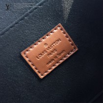LV-M44391   路易威登新款原版皮DAUPHINE手袋
