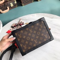 LV-M44427-04   路易威登新款原版皮限量走秀新款軟盒子