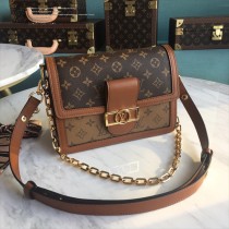 LV-M44391-01   路易威登新款原版皮DAUPHINE手袋