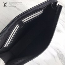 LV-M44448   路易威登新款原版皮POCHETTE VOYAGE中號手包