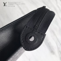 LV-M44448   路易威登新款原版皮POCHETTE VOYAGE中號手包