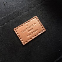 LV-M44391-01   路易威登新款原版皮DAUPHINE手袋