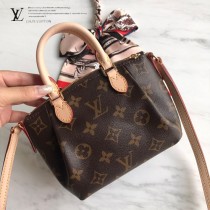 LV-M61253     路易威登原版皮經典款餃子包