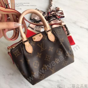 LV-M61253     路易威登原版皮經典款餃子包