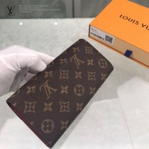 M62234-01 經典款女士錢包 原版皮 采用全進口皮料，歐牙拉鏈