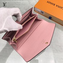 M62234-02 經典款女士錢包 原版皮 采用全進口皮料，歐牙拉鏈